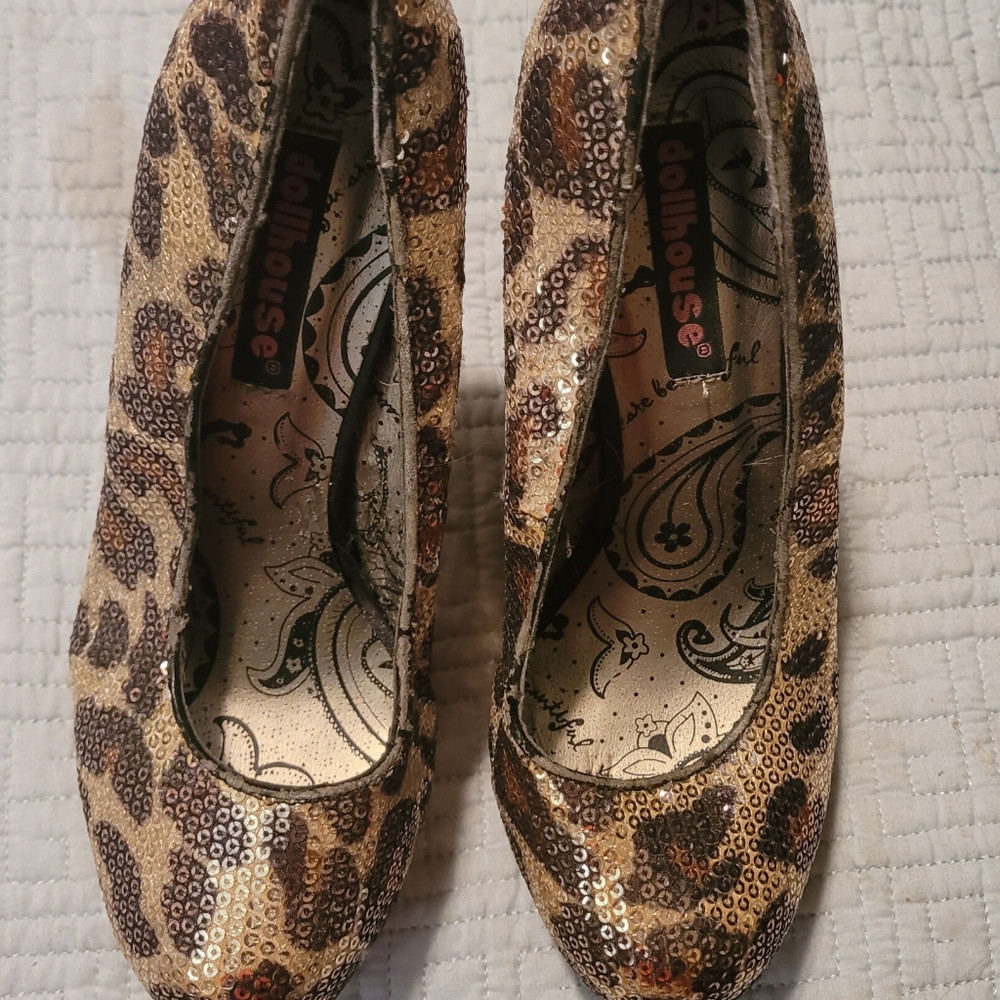 Dollhouse Metallic Gold Sequin Leopard Print High Heel Platform Stilettos Size 6